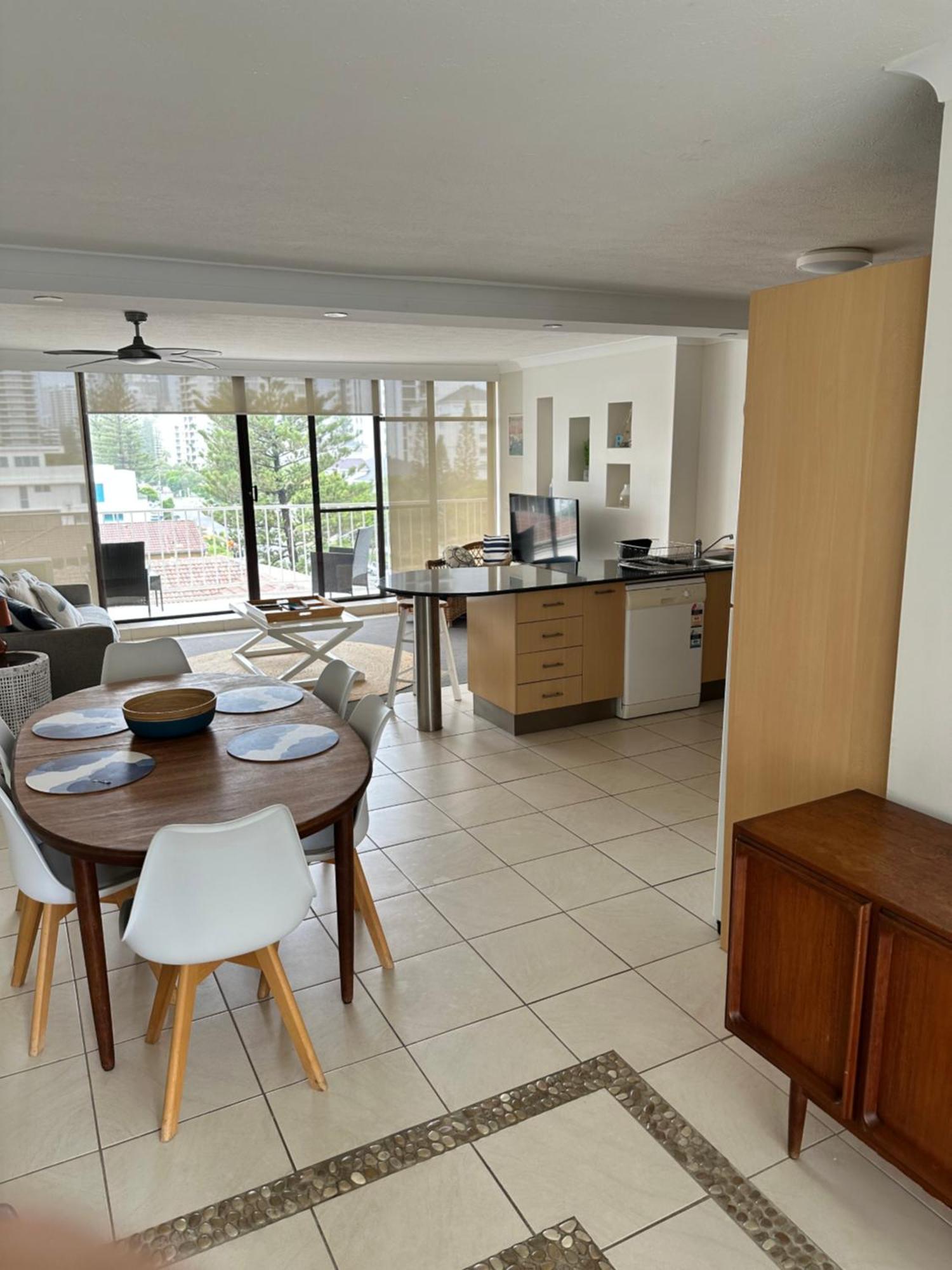 Queensleigh Holiday Apartments ブロードビーチ エクステリア 写真