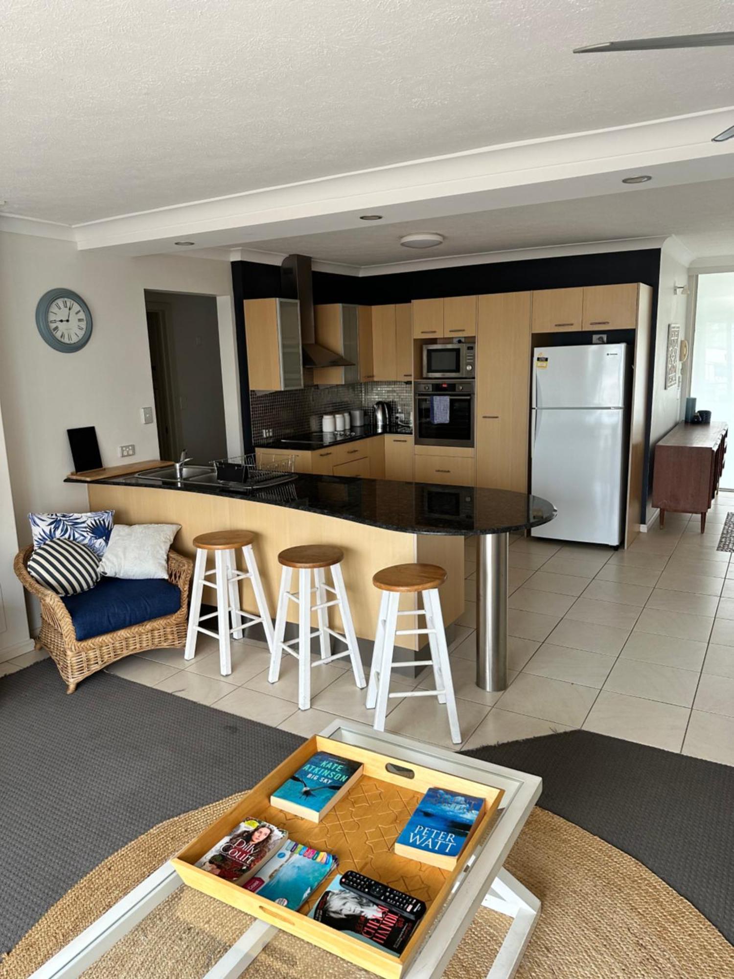 Queensleigh Holiday Apartments ブロードビーチ エクステリア 写真
